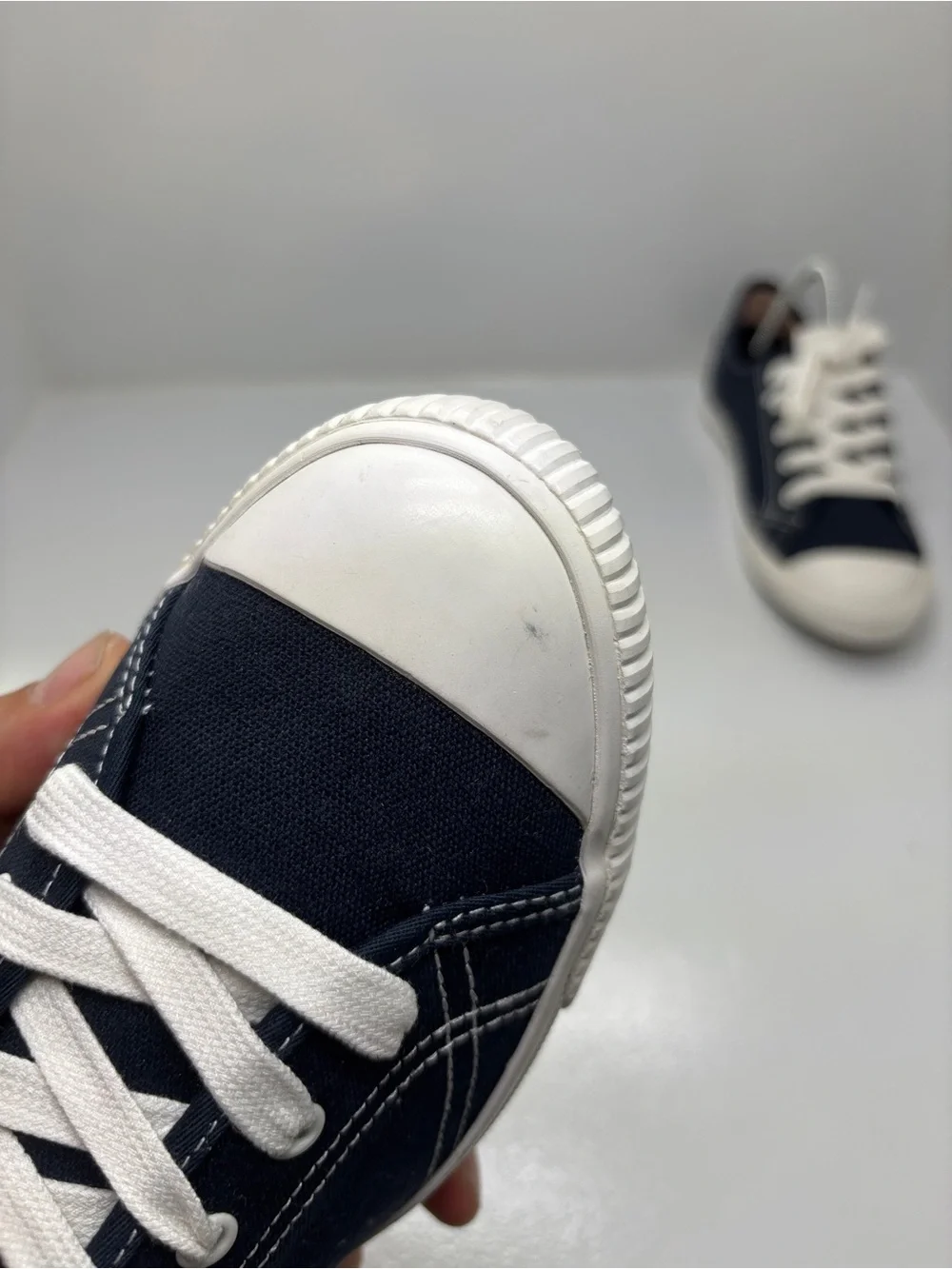 Kate Spade New York Tommi Navy Canvas Sneakers Women’s 9.5 Like New